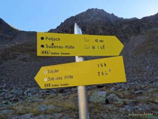 Peiljoch Richtungen - Stubaier Höhenweg