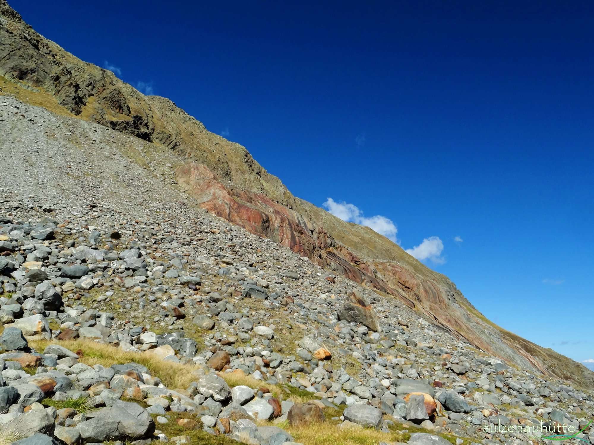Glacially eroded rocks on Peiljoch trail - Stubai High Trail
